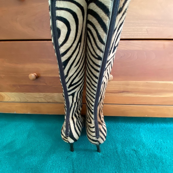 Manolo Blahnik 36.5 Pony hair zebra print boots. Very good condition. - Picture 3 of 8